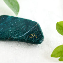 Indlæs billede til gallerivisning Ellie Lift Gua Sha - Moss Agate gauasha.com
