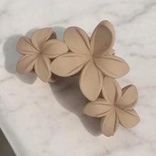 Indlæs billede til gallerivisning Hårklemme Flower, beige gauasha.com
