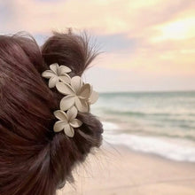 Indlæs billede til gallerivisning Hårklemme Flower, beige gauasha.com

