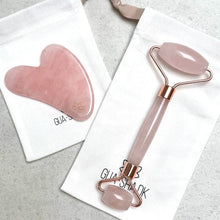 Indlæs billede til gallerivisning Gua Sha &amp; Faceroller Sæt - Rosakvarts gauasha.com
